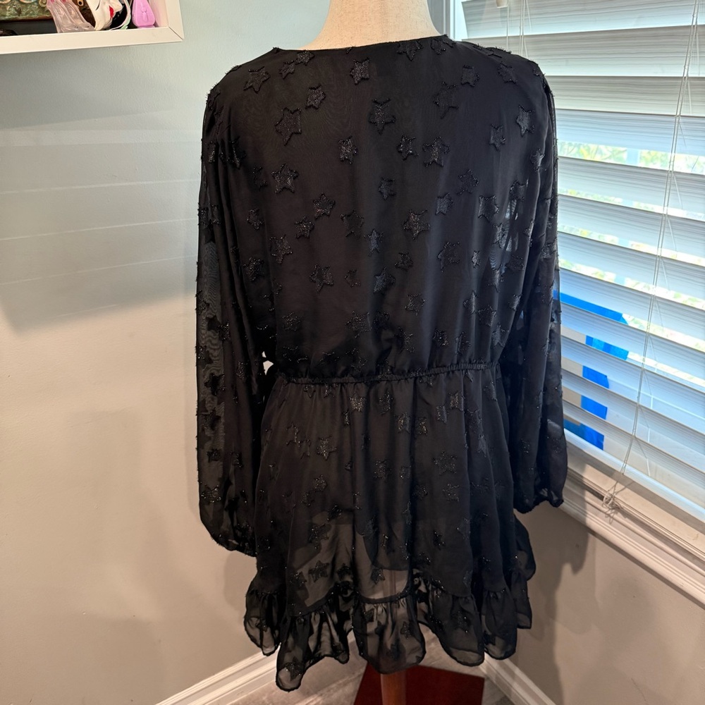 Torrid Lurex Star Surplice‎ Ruffle Hem Top - Picture 5 of 7